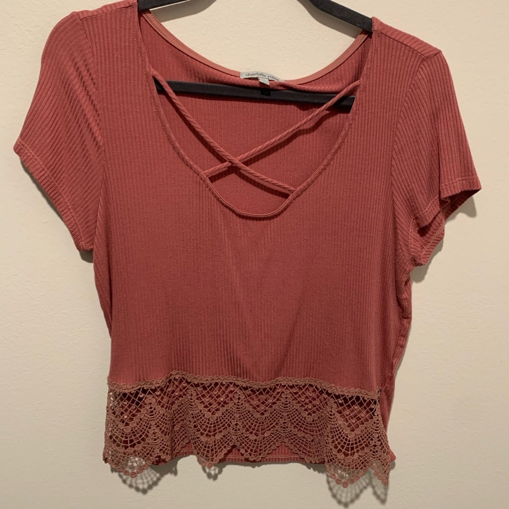 Mauve, cropped tee with lace detailing